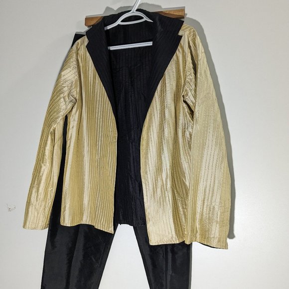 Shepherd's Silk Jack and Pants with Matching Belt Suit Black Gold Size 16 - Picture 1 of 6